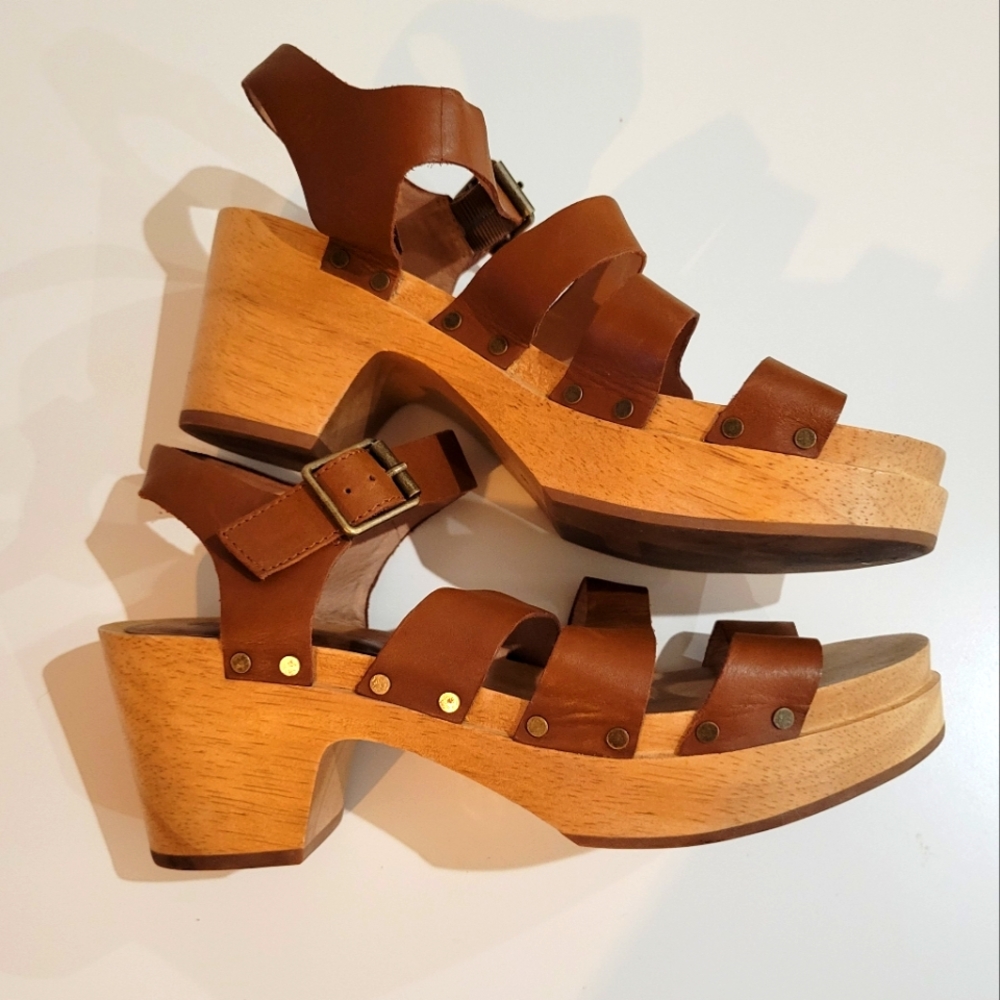 Wood Platform sandals